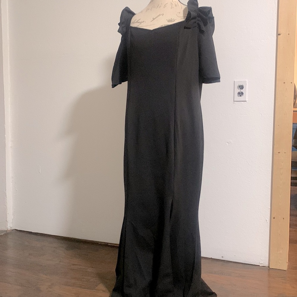Black long stretchy dress size 2XL
